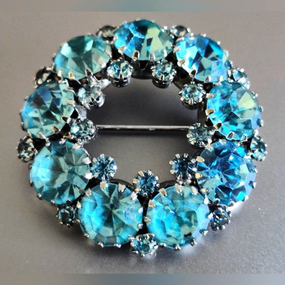 Albert Weiss Jewelry - Vintage Weiss Blue Topaz Crystal Brooch